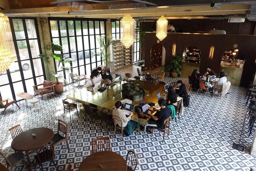 어반플레이는 <아는동네> 매거진을 발행하며 동네의 지역 자산을 아카이브하고, 연희동, 연남동을 기점으로 로컬 문화 공간을 운영하고 있다.
사진 제공: 어반플레이